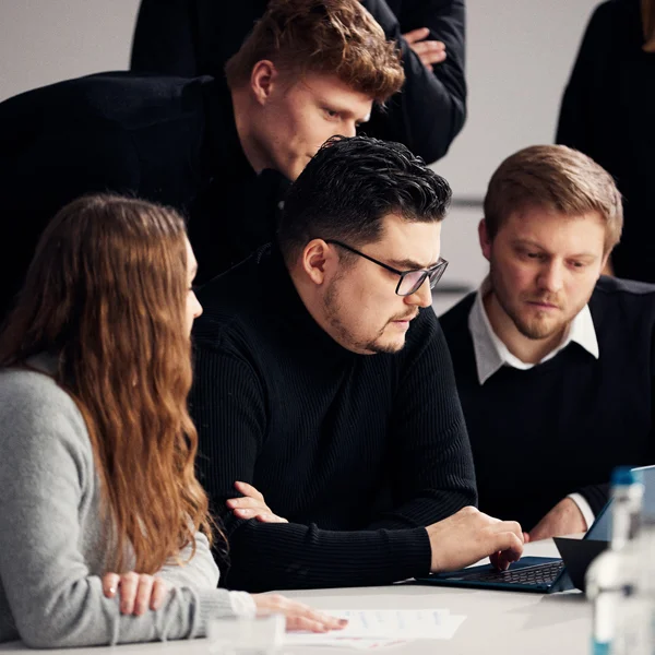 Anton und Team AMAVEN in Niedersachsen bei der Arbeit